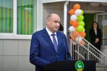Евгений Солнцев открыл новую школу в Бузулуке и обновленную в Палимовке