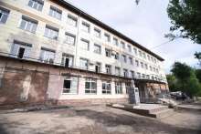 Дети должны вернуться за парты в родные школы 1 сентября: Юмадилов проверил ремонт школ в Оренбурге
