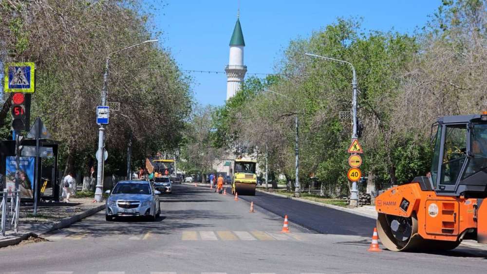 Оренбург обновляет дороги: улица Корецкая и проспект Парковый