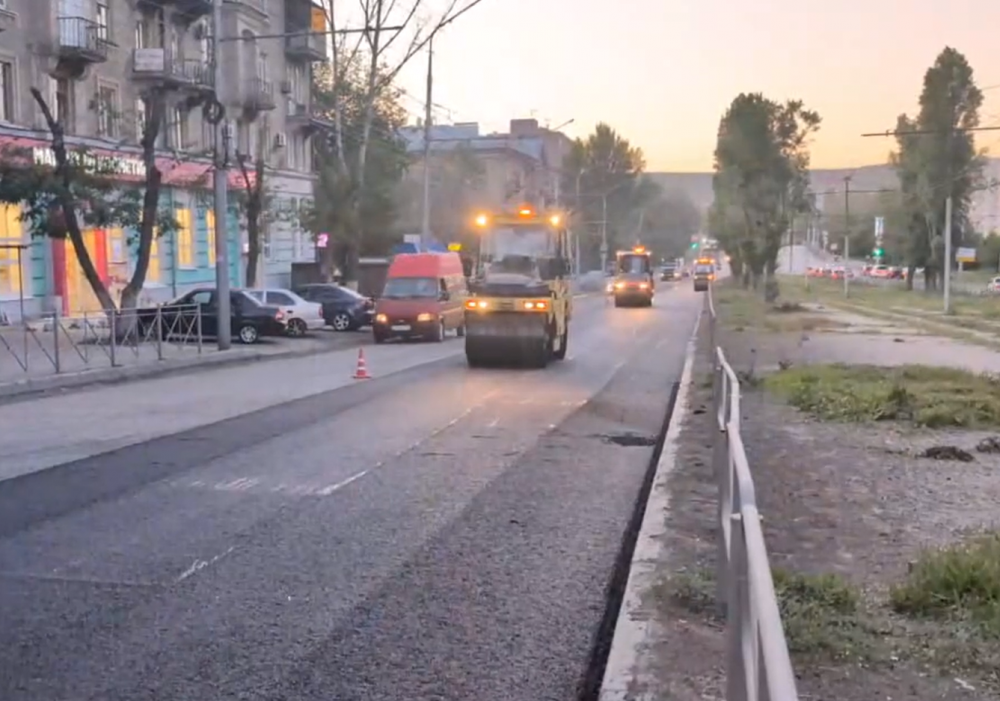 В Саратове на одном из ключевых проспектов Заводского района ведется масштабный ремонт