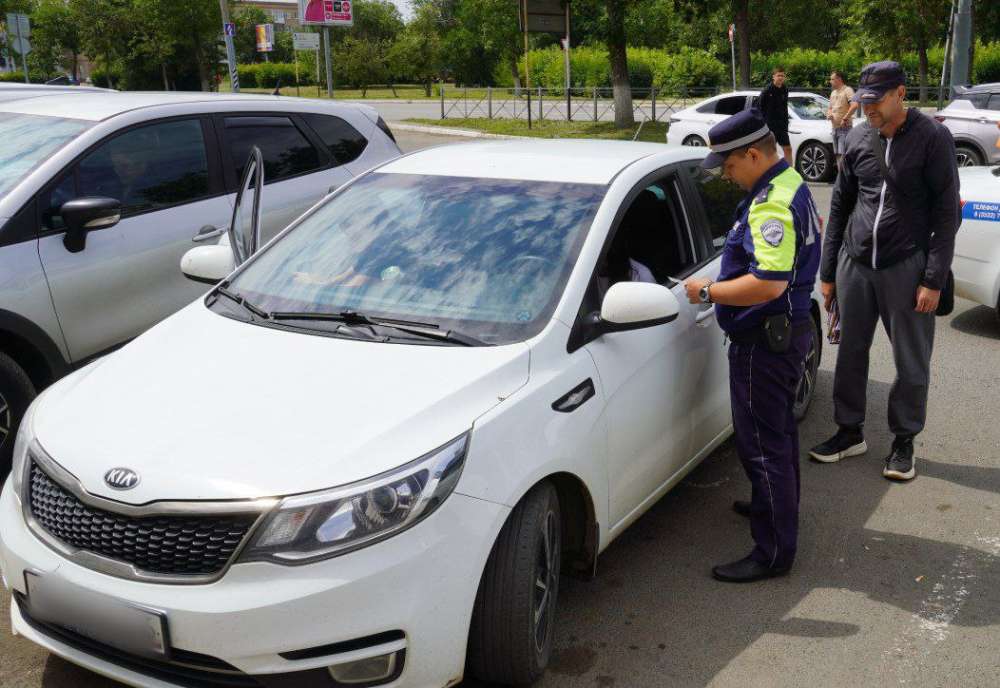 В Оренбурге выписали штрафы любителям парковаться на местах для инвалидов