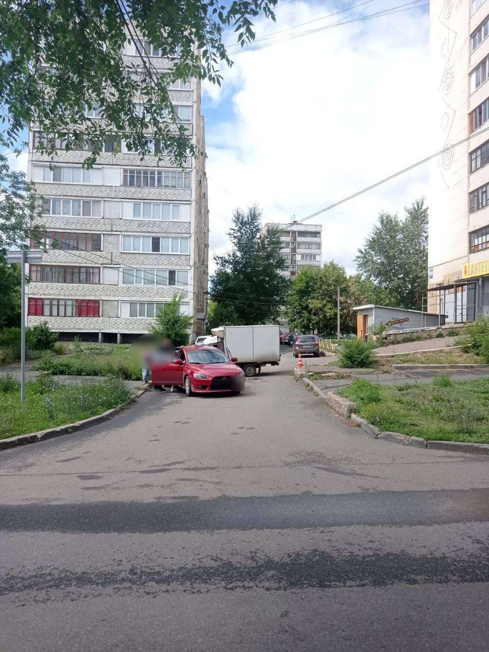 ДТП в Оренбурге: водитель не поставил авто на ручник