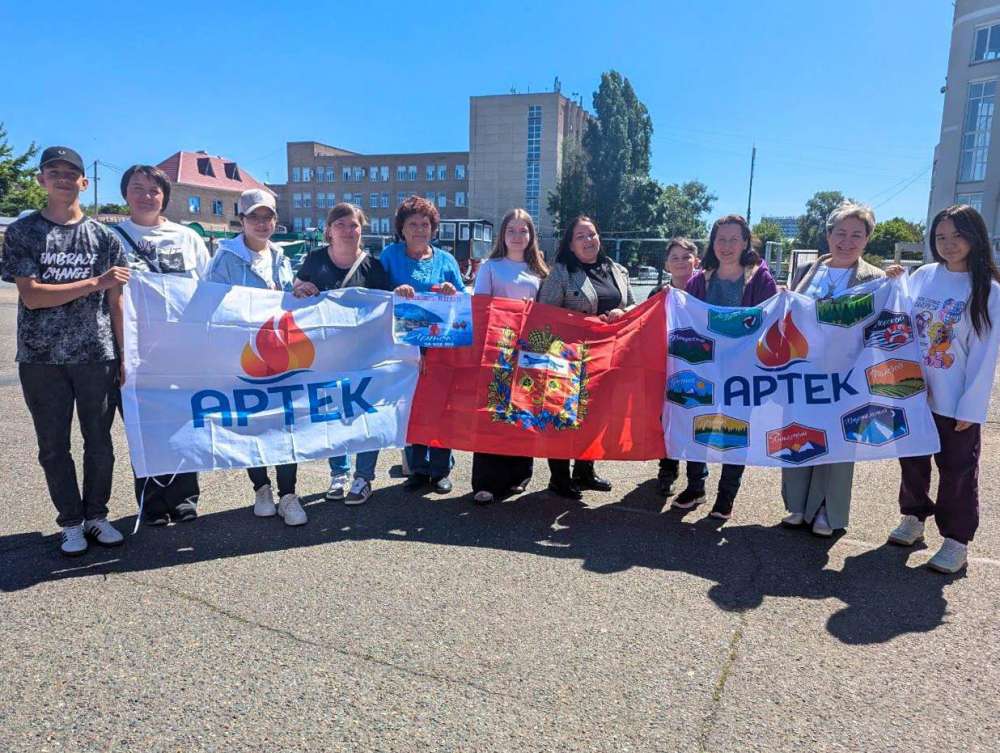 Делегация из Оренбуржья отправилась на юбилейную смену «Артека»