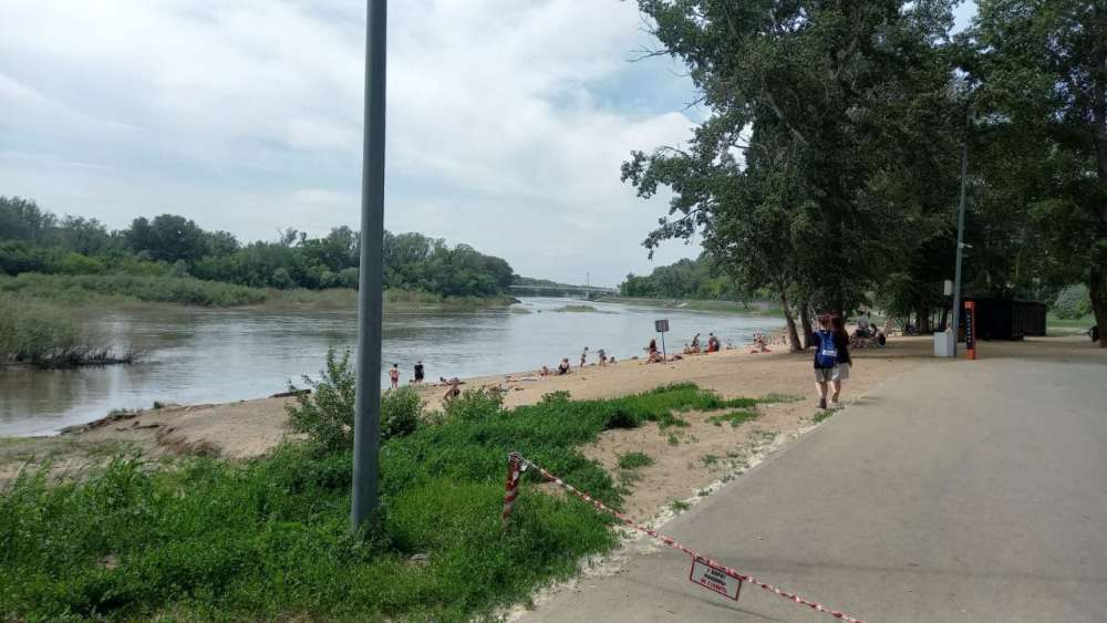 Оренбуржцам напоминают правила безопасности во время отдыха на воде
