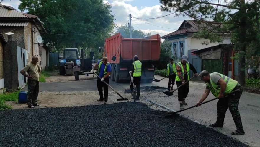 В мэрии Оренбурга рассказали, какие дороги сейчас ремонтируют 