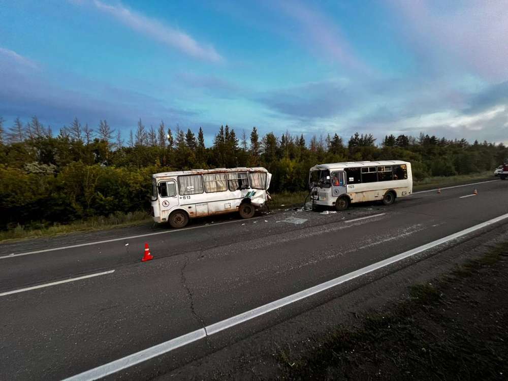 Под Оренбургом столкнулись два ПАЗика