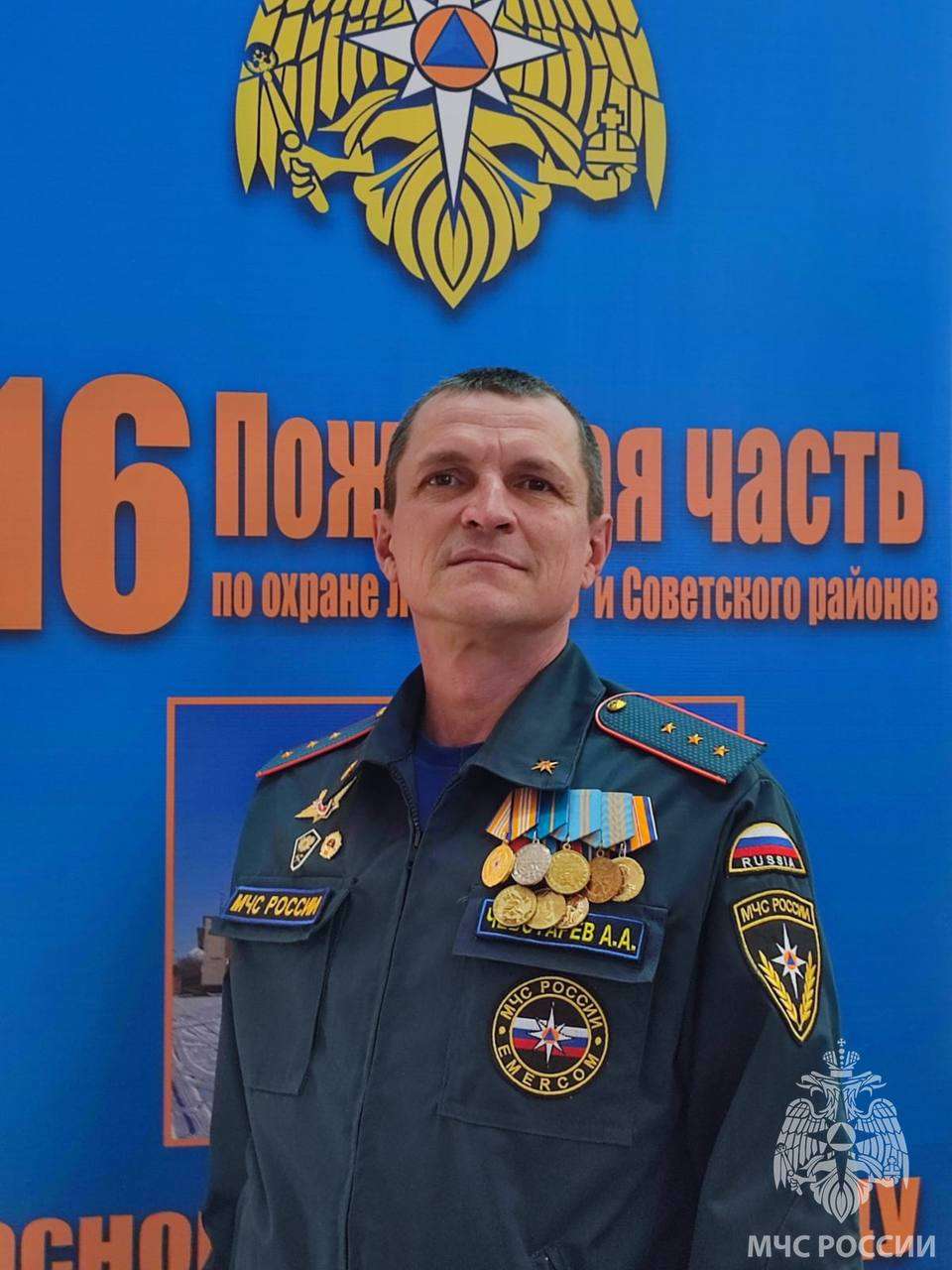  В Оренбуржье сотрудник МЧС случайно оказался на месте ДТП и спас пострадавшего 