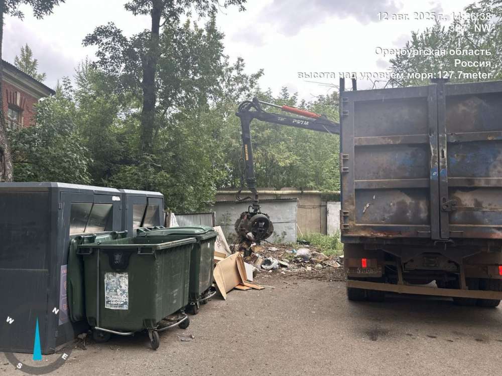За прошедшую неделю с улиц Оренбурга вывезено 1105 кубометров мусора.