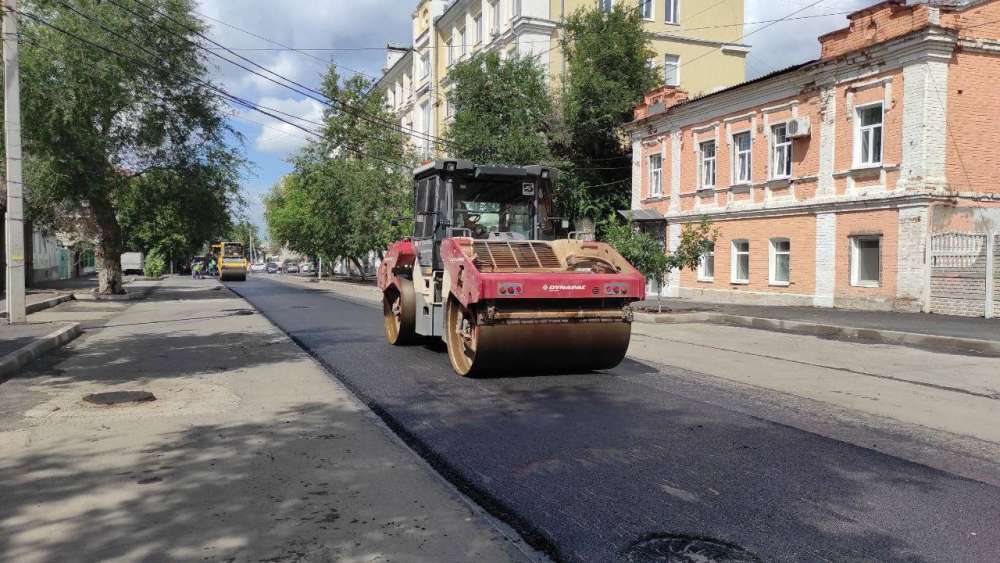 Завершаются дорожные работы на улице Советской в Оренбурге 