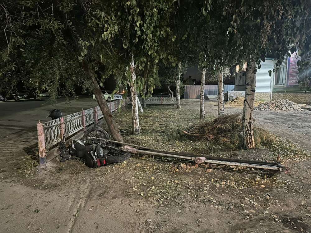 В Акбулаке в ДТП погиб 21-летний мотоциклист