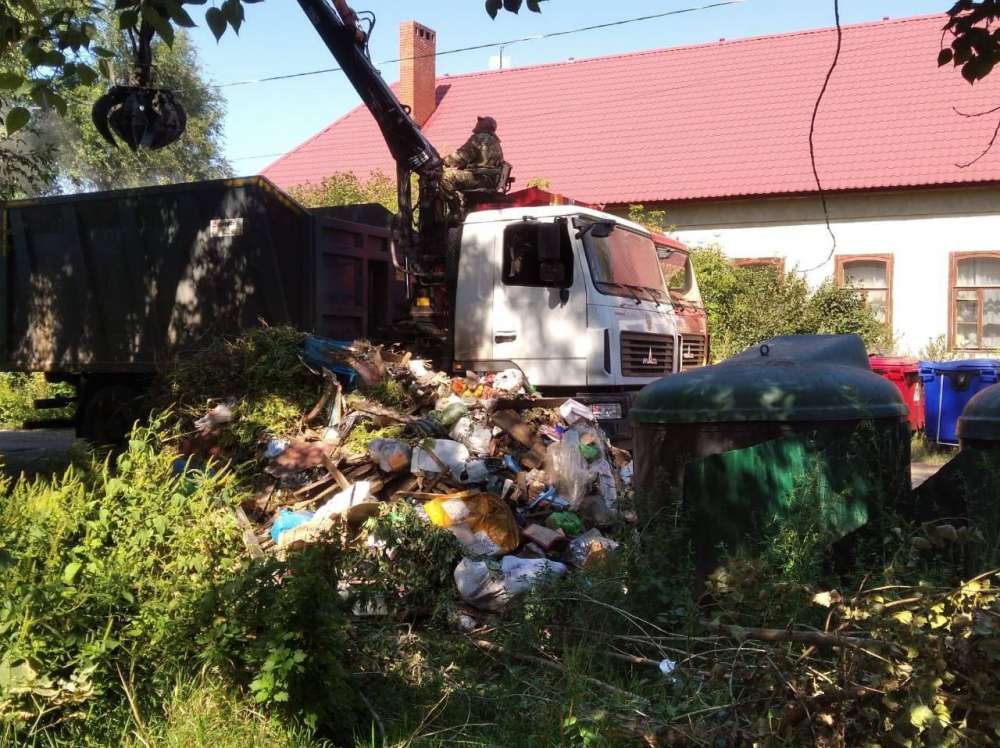 С улиц Оренбурга вывезли более 1500 кубометров мусора