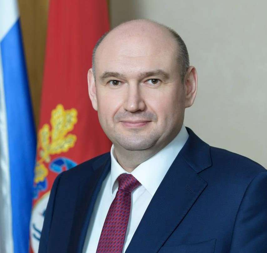 Евгений Солнцев поздравил оренбуржцев с Днем знаний