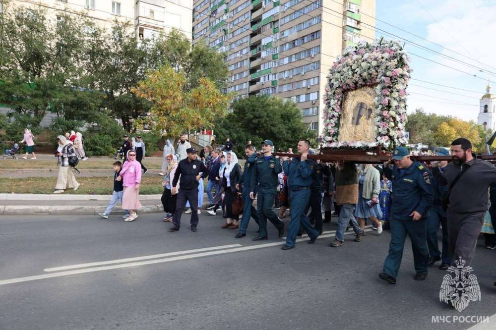 В Оренбурге прошел крестный ход с Табынской иконой Богородицы