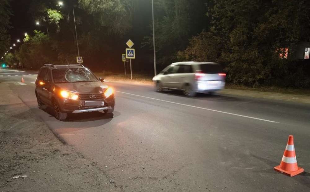 В Соль-Илецке подросток, переходивший дорогу в неположенном месте, попал под колеса авто
