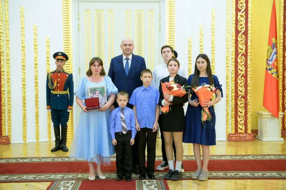 Многодетная мама из Оренбурга удостоена медали «Родительская слава»
