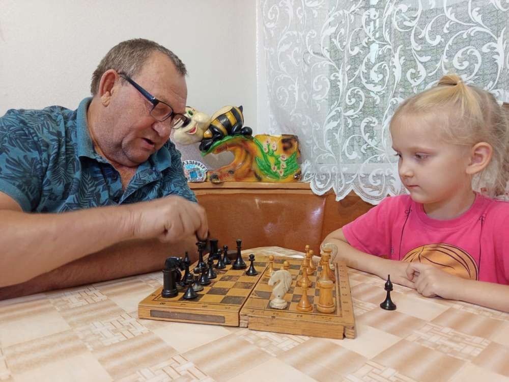 «Вместе с папой»: в Оренбуржье проходят мероприятия ко Дню отца