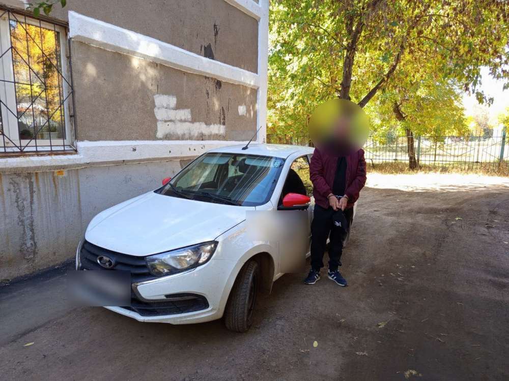 В Оренбургском районе таксист прикарманил телефон и деньги клиента