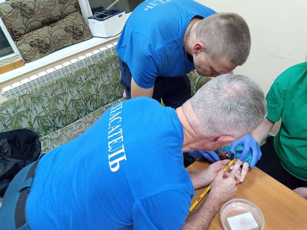 Оренбургские спасатели сняли кольцо с отечного пальца будущей мамы