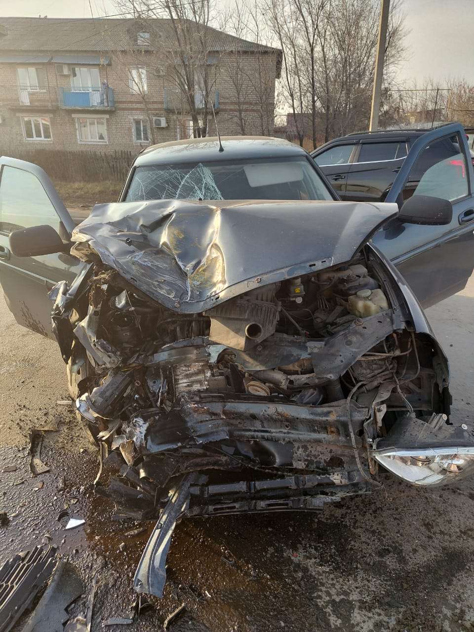 В Соль-Илецке школьный автобус столкнулся с «Ладой»: пострадала 17-летняя школьница