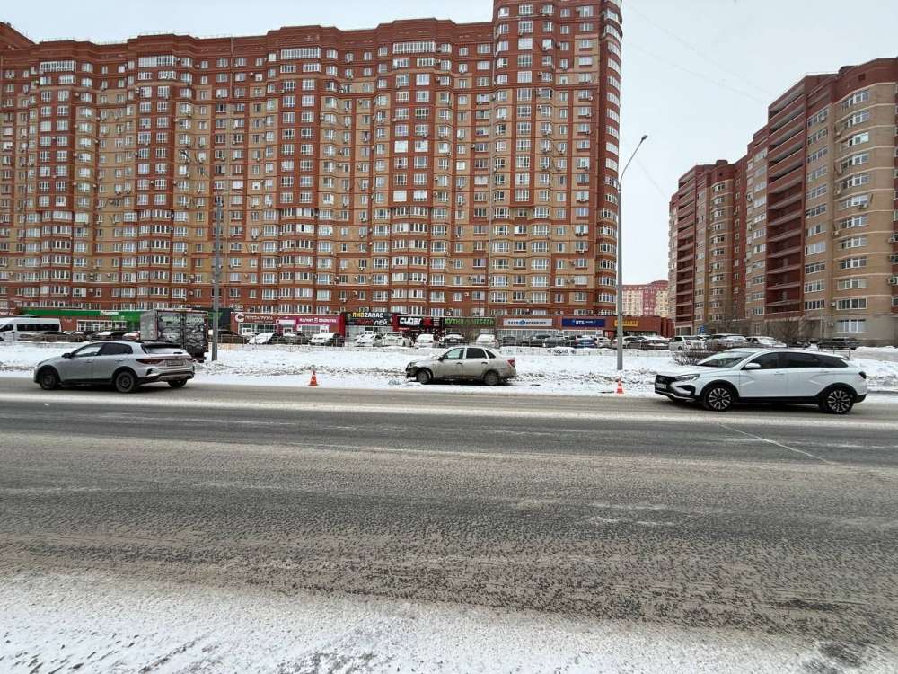В Оренбурге на улице Салмышской под колеса авто попала пенсионерка