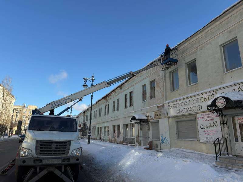 В Оренбурге за минувший день вывезли более 13 тысяч кубометров снега