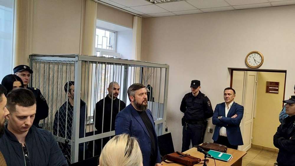 Братьям Макаровым продлён срок содержания под стражей 