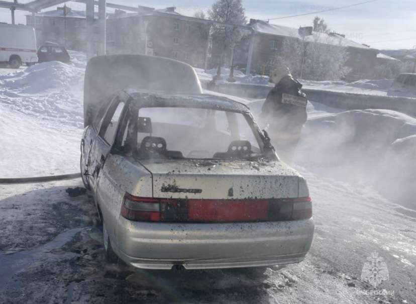 В Тюльганском районе загорелся автомобиль
