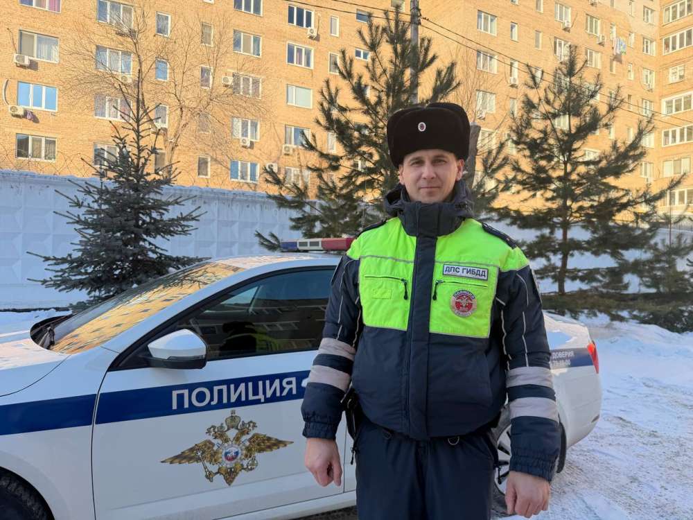 В Оренбурге инспектор ДПС спас жизнь ребёнку, доставив его в больницу с сиреной
