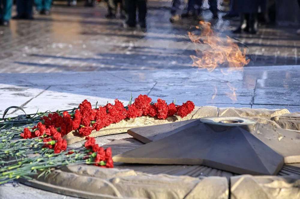 В Оренбурге в День защитника Отечества почтили память погибших воинов