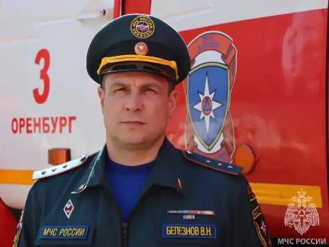 В Оренбурге сотрудник МЧС спас девушку от необдуманного поступка
