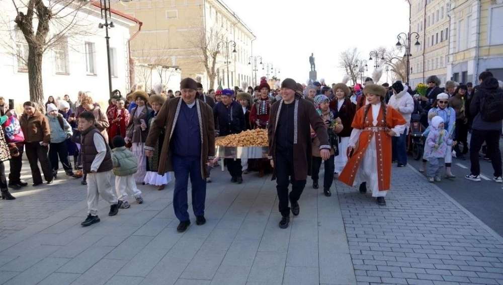 Оренбуржцы отметили Навруз праздничным шествием