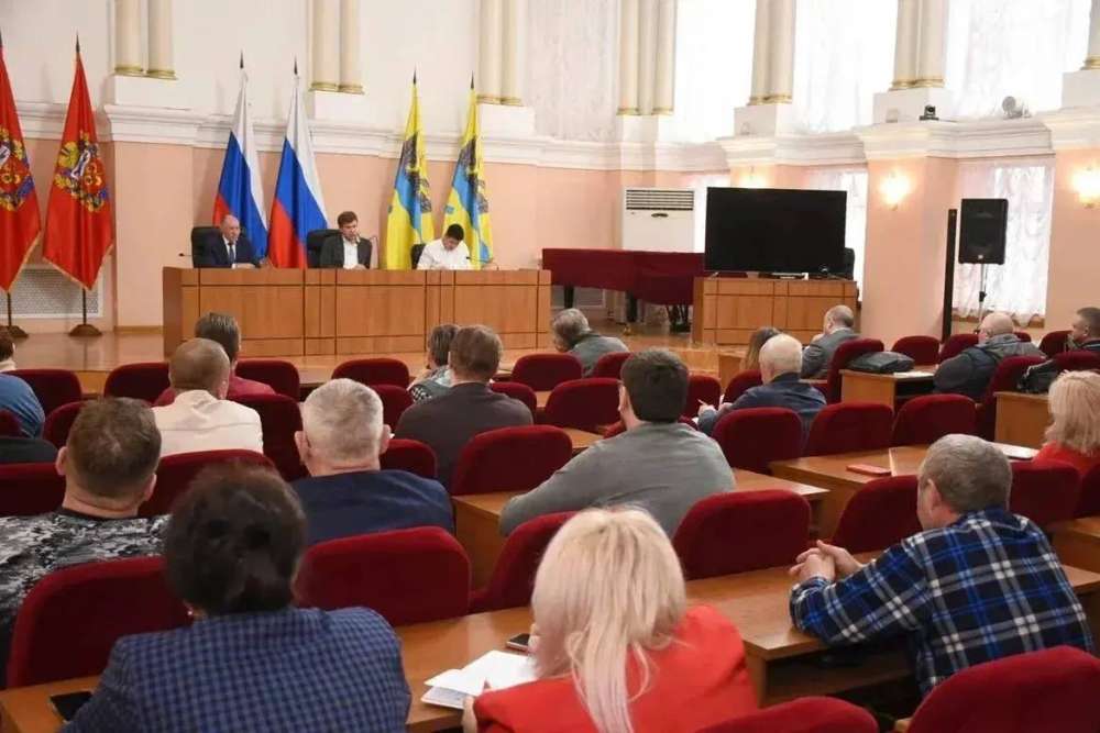 Глава Оренбурга поручил управляющим компаниям навести порядок в городе до 20 апреля