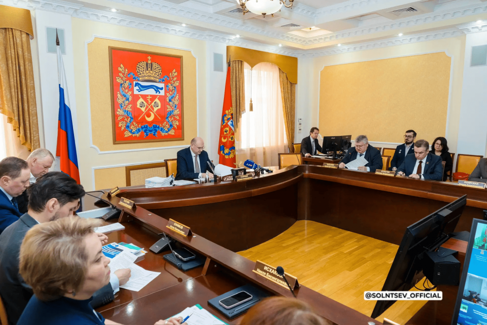 Евгений Солнцев усилил контроль над ЖКХ и анонсировал ремонт областной больницы в Оренбурге