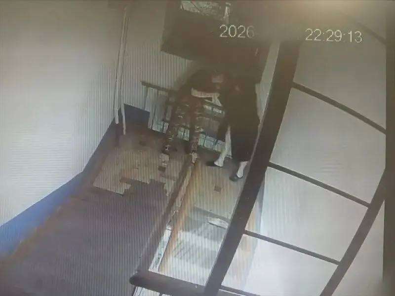 В Орске конфликт между соседками из-за громкой музыки закончился переломом пальца