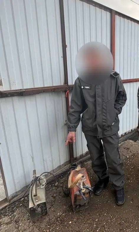 Двое оренбуржцев похитили сварочное оборудование из вагончика