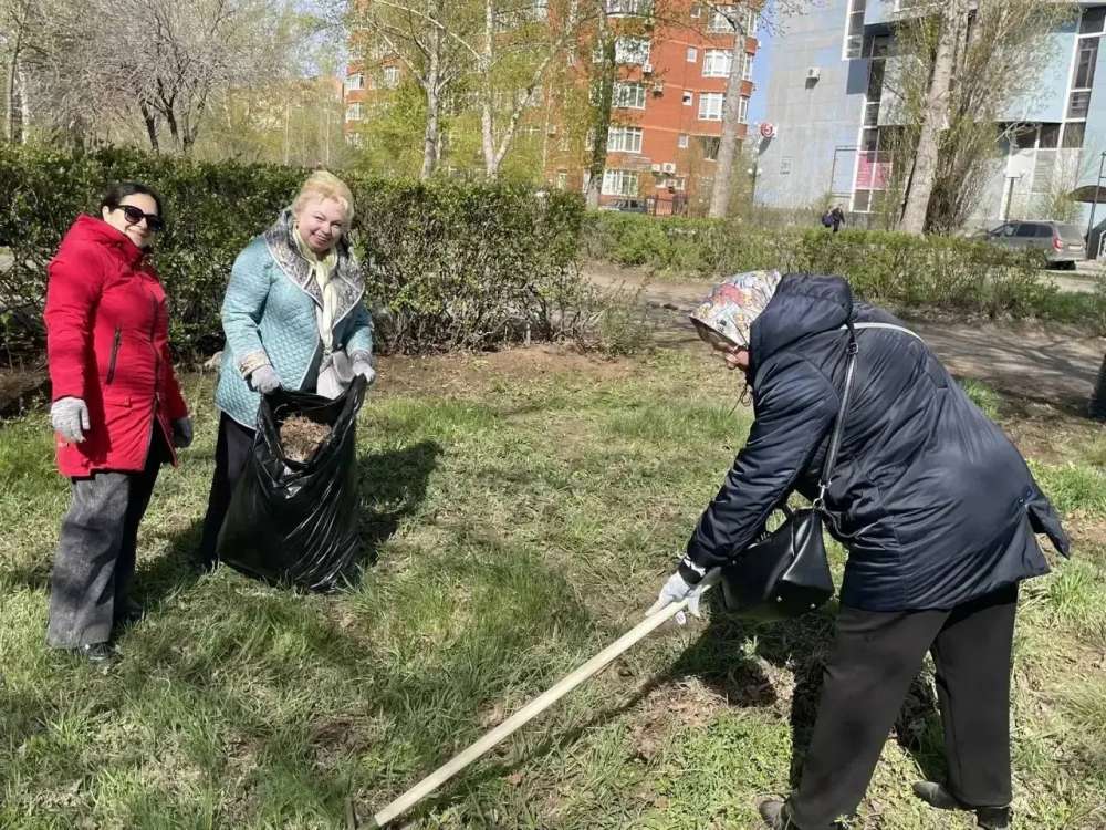 Тысячи оренбуржцев приняли участие в городском субботнике