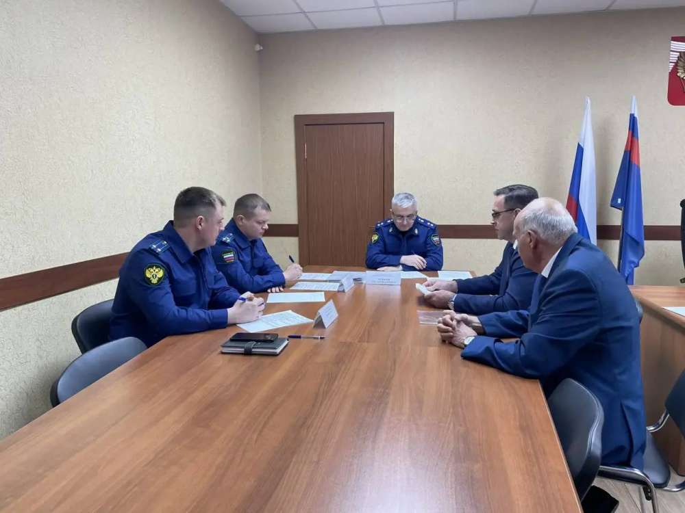 В Орске и Новотроицке обсудили вопросы обращения с безнадзорными животными