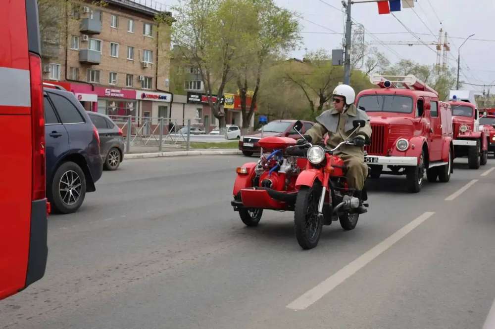 В Оренбурге состоялся традиционный автопробег пожарной техники