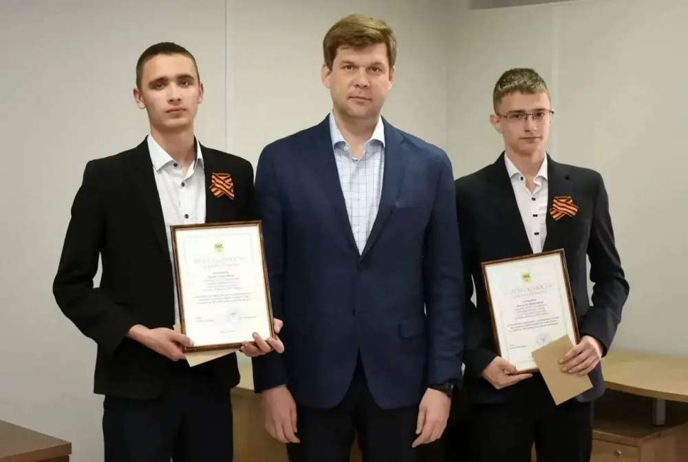 Студенты из Оренбурга помогли людям выбраться из горящего дома