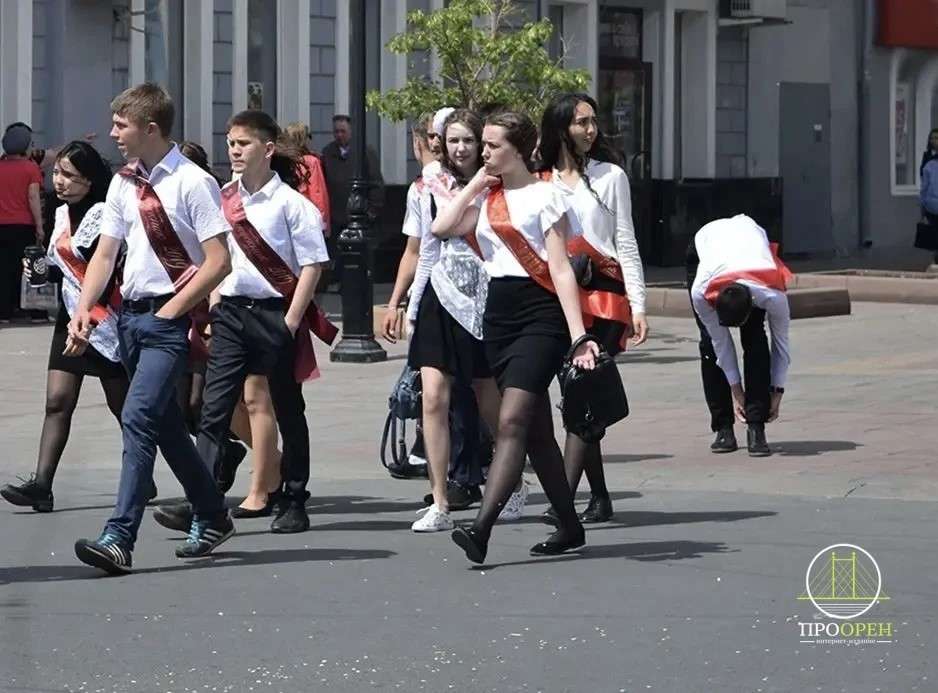 Выпускной-2026: сколько стоит праздник для школьников в Оренбурге и других городах?