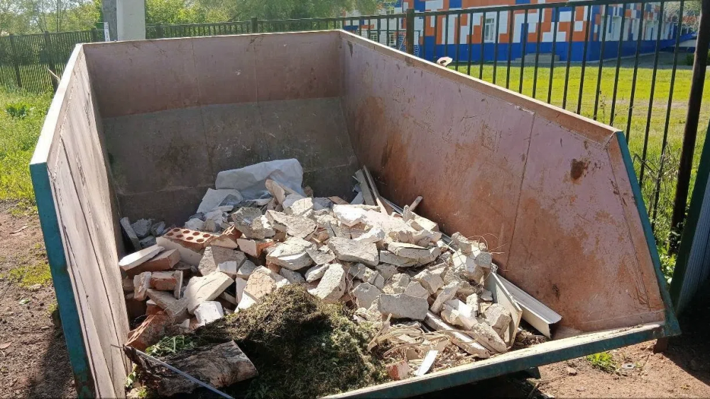 Какие штрафы грозят оренбуржцам за выброс строительного мусора на площадки для ТКО?