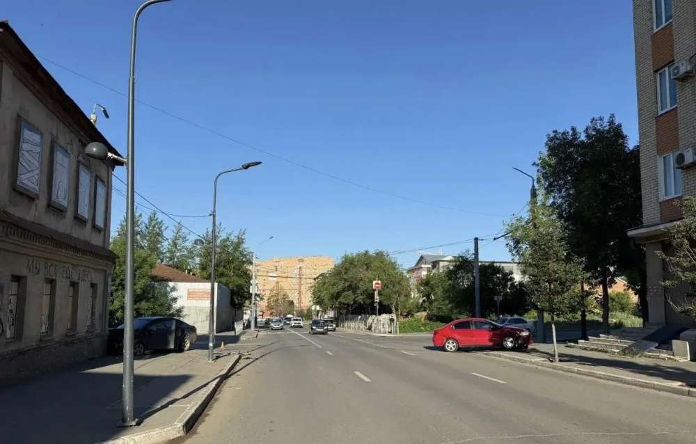 Не убедилась в безопасности: в Оренбурге произошло ДТП с пострадавшей