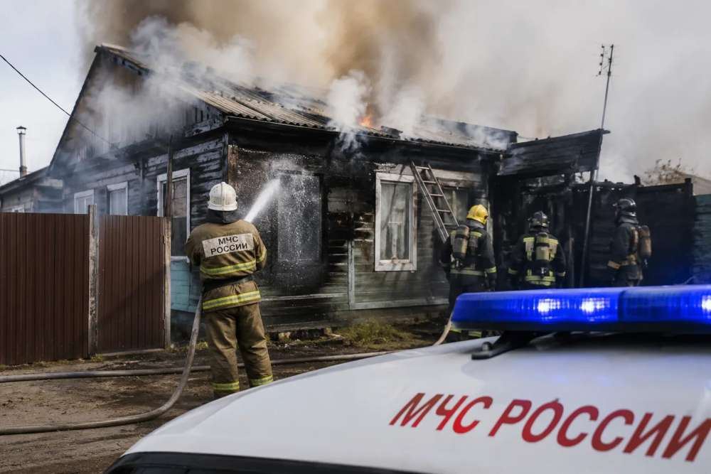 Короткое замыкание едва не стоило жизни: при пожаре в Бугуруслане пострадала женщина
