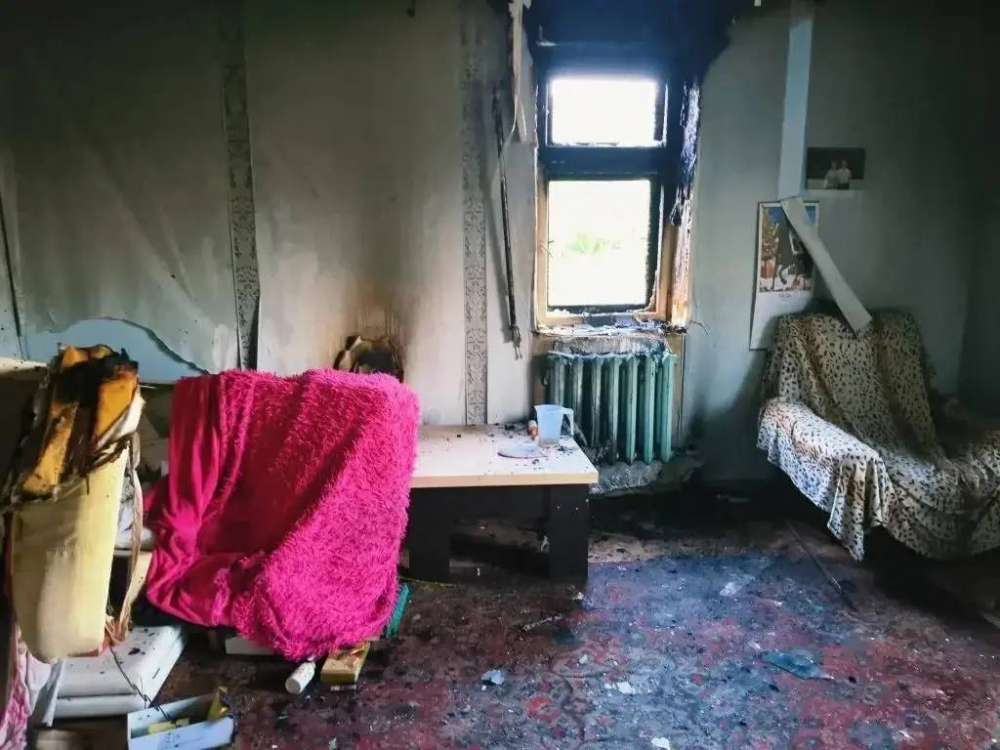 В Оренбурге полицейские спасли пожилого мужчину из горящего дома