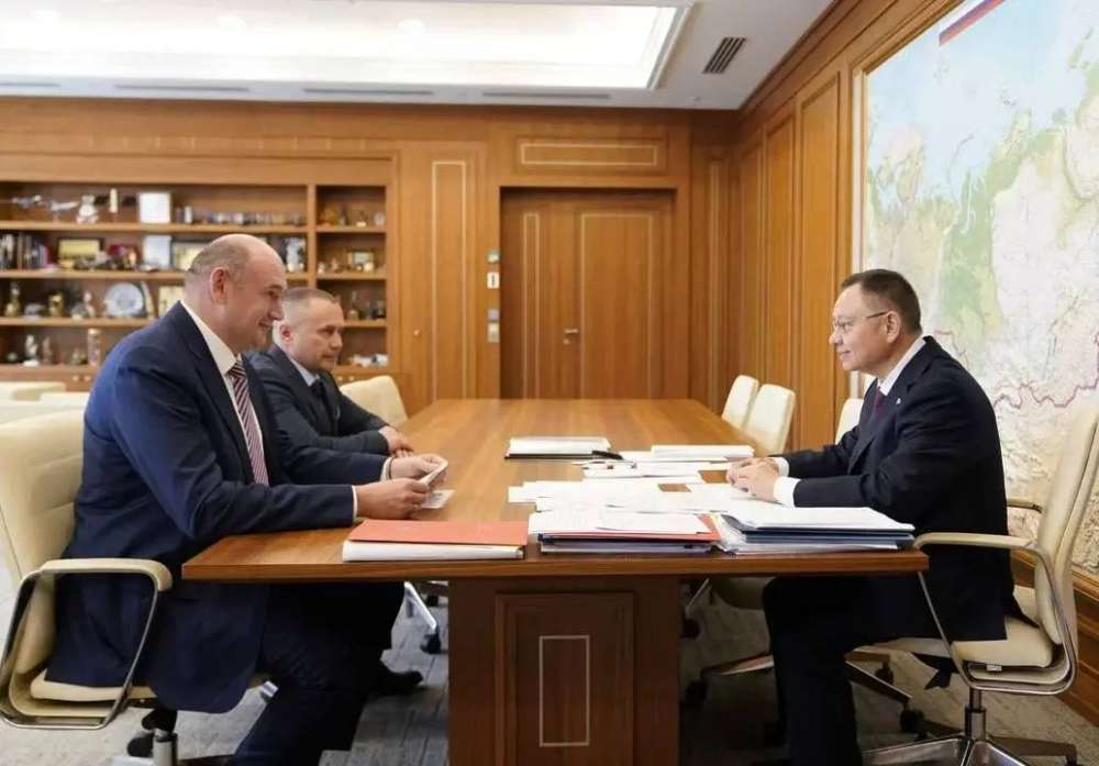 Глава Оренбуржья обсудил с главой Минстроя РФ обстановку в регионе