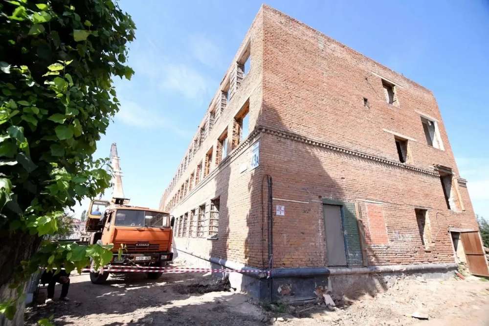 В Оренбурге обновляют школу №48: готовность объекта составляет 17%