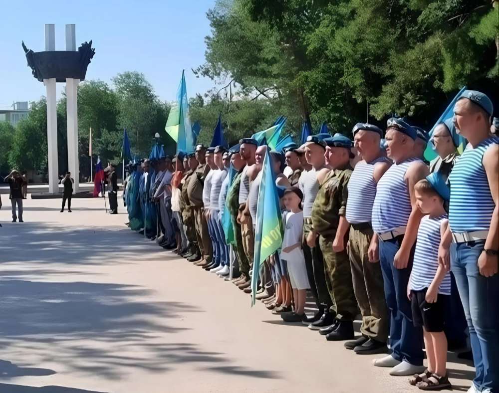 Оренбург отметит 96-ю годовщину «крылатой пехоты» 