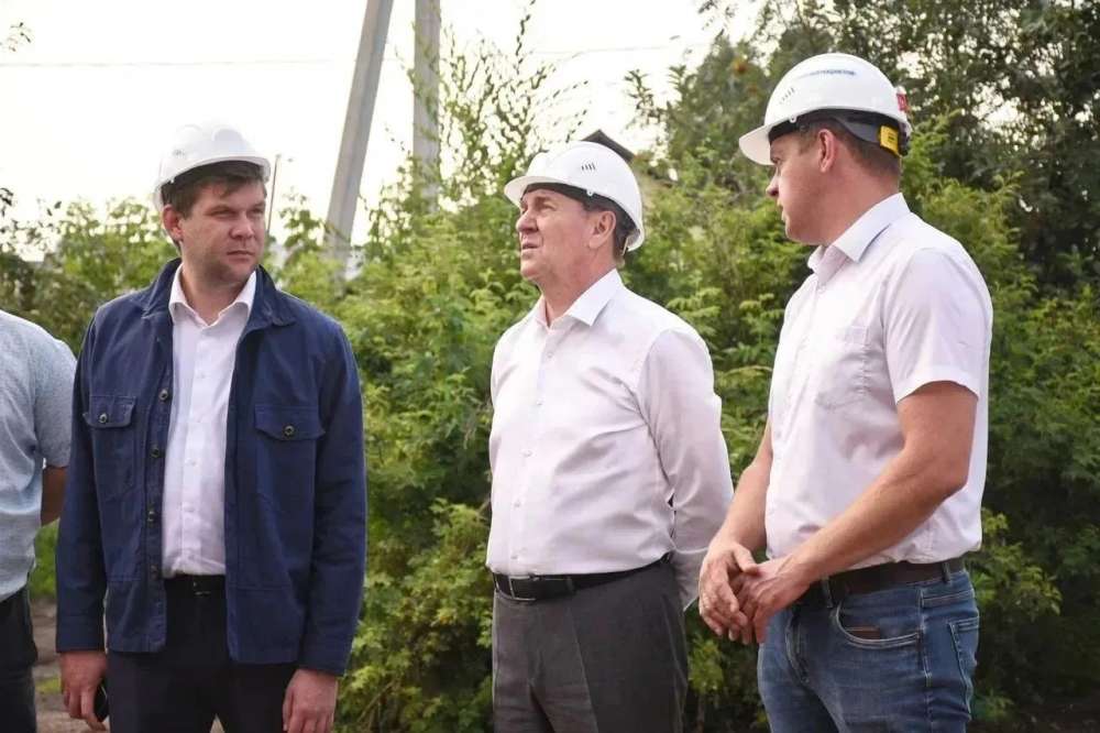 Сенатор Совета Федерации РФ проверил ход ремонта школы и детского сада в Оренбурге 
