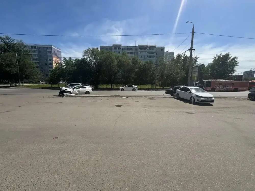 В Оренбурге на Родимцева произошло ДТП, пострадал водитель