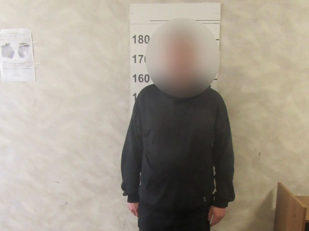 В Оренбурге пьяный мужчина ранил ножом сына, пытавшегося защитить мать